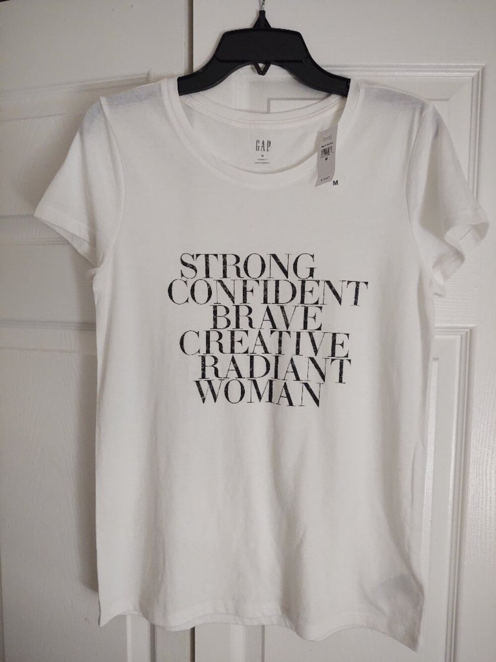 Gap white tee shirt